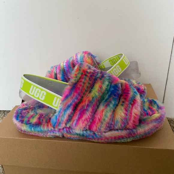 Ugg slides - Picture 1 of 5